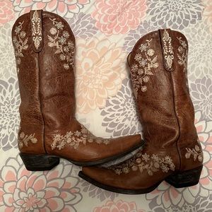 Cavendar’s Cowboy Boots